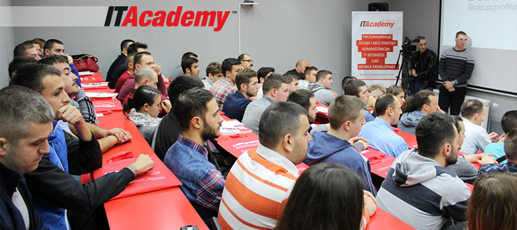 Polaznici kursa Customer Relationship Management na predavanju